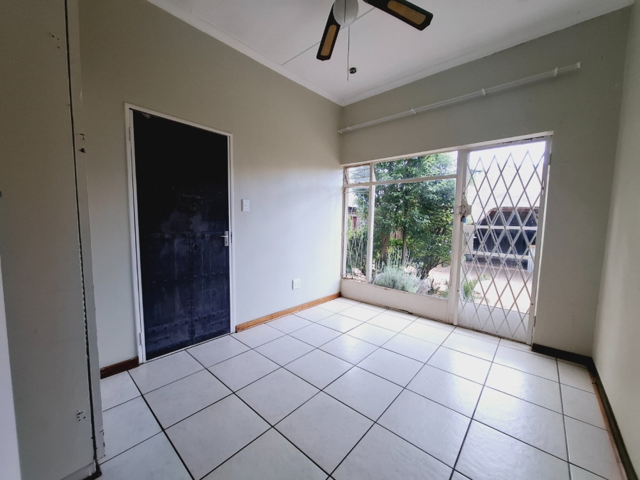 5 Bedroom Property for Sale in Fichardt Park Free State